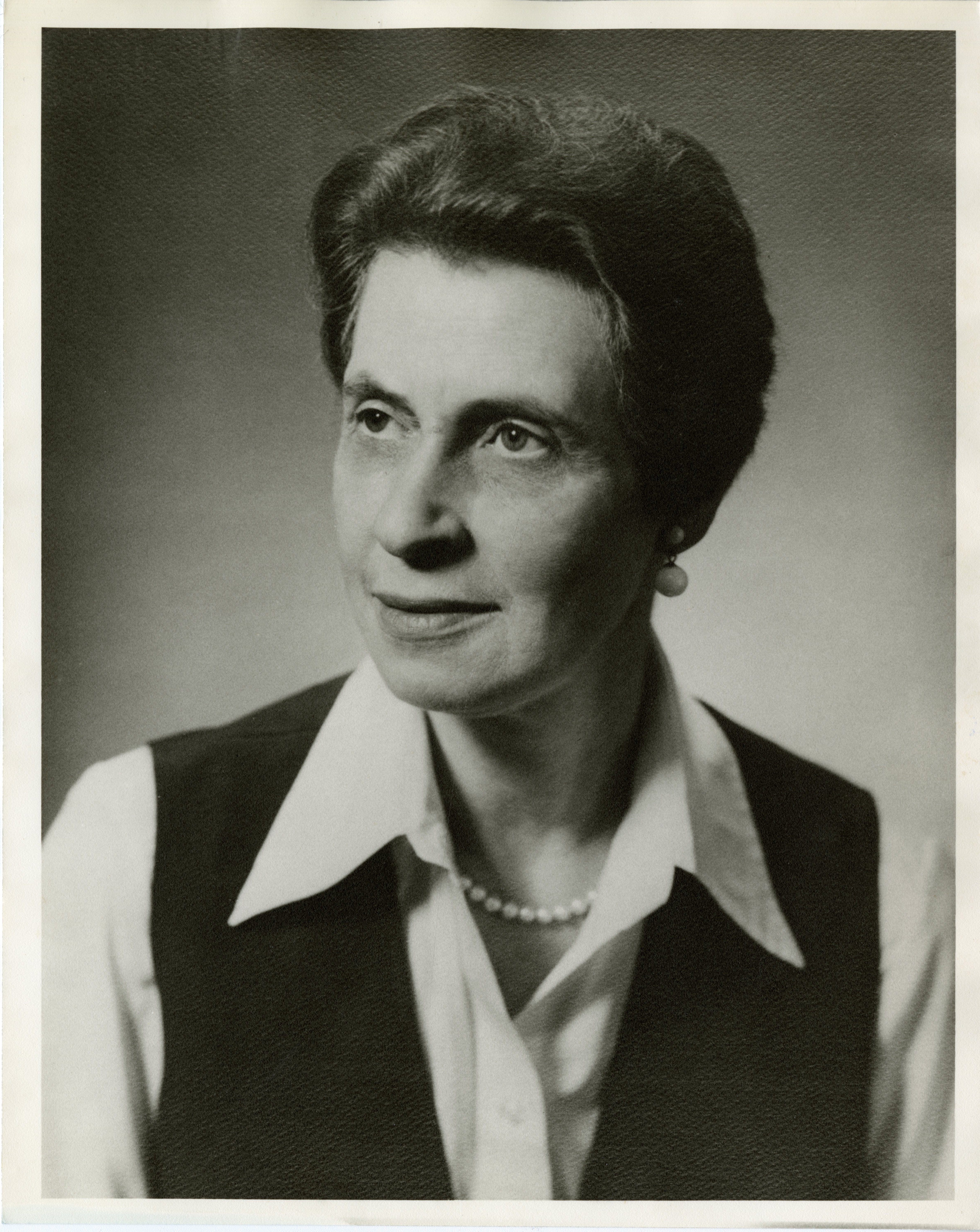 Elizabeth Bishop Davis Trussel '41